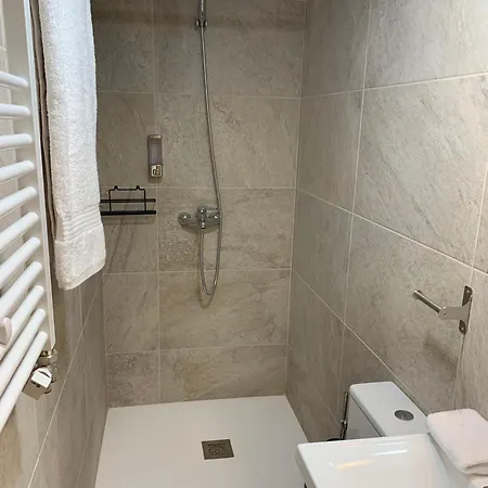 Guest house Milana Girona