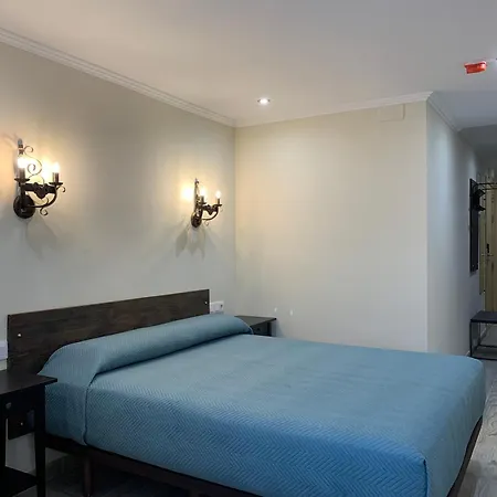 Milana Πανσιόν 3*