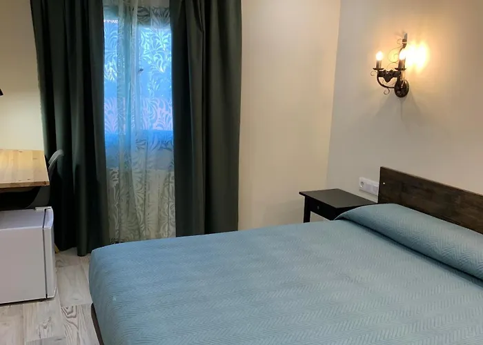 Milana Πανσιόν 3*