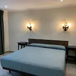 Milana Casa de hóspedes Girona